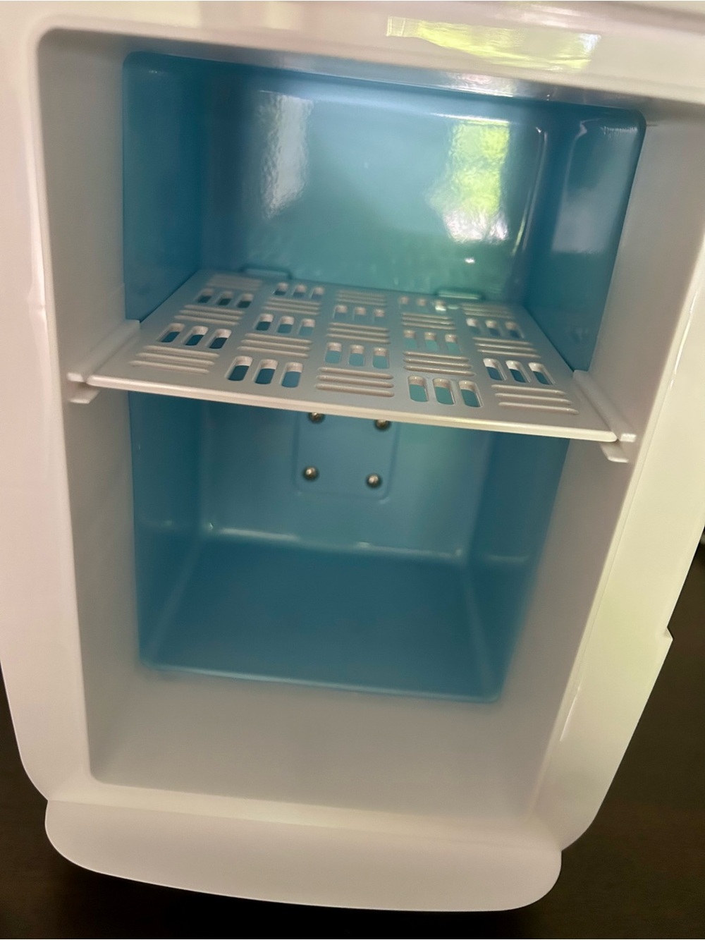 Cooluli Classic 4 Liter Mini Fridge - Pink - Picture 3 of 4